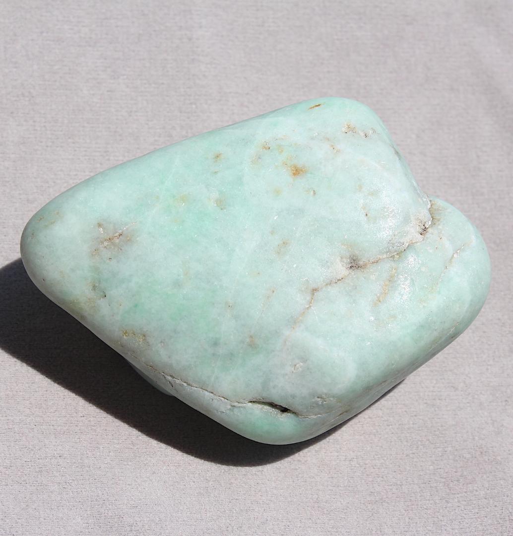 ［緑の美翡翠］糸魚川翡翠 原石 216.2g