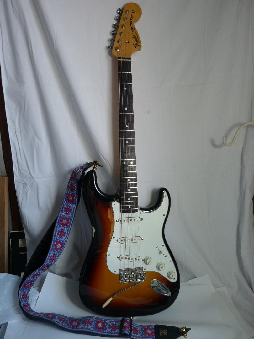 Fender Stratocaster サンバースト 日本製 WEBSHOPクリアランスセール》Fender / Made In Japan Hybrid II FSR