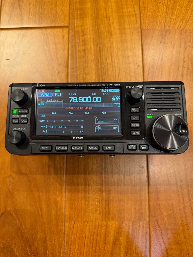 Icom IC-705 トランシーバー + スタンドMBF-705 操作しやすい角度にセッティングできる＞アイコム、IC-705専用スタンド