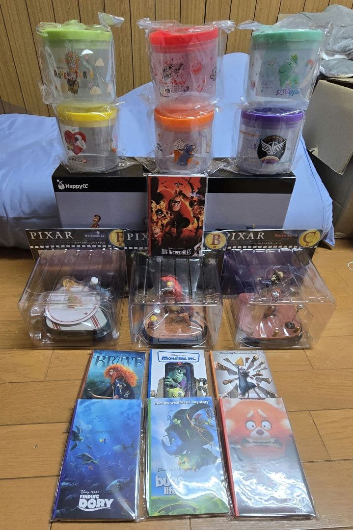 こ*ん様 ピクサー Happyくじ フィギュアセット トイ・ストーリー』『モンスターズ・インク』『カーズ』のフィギュア