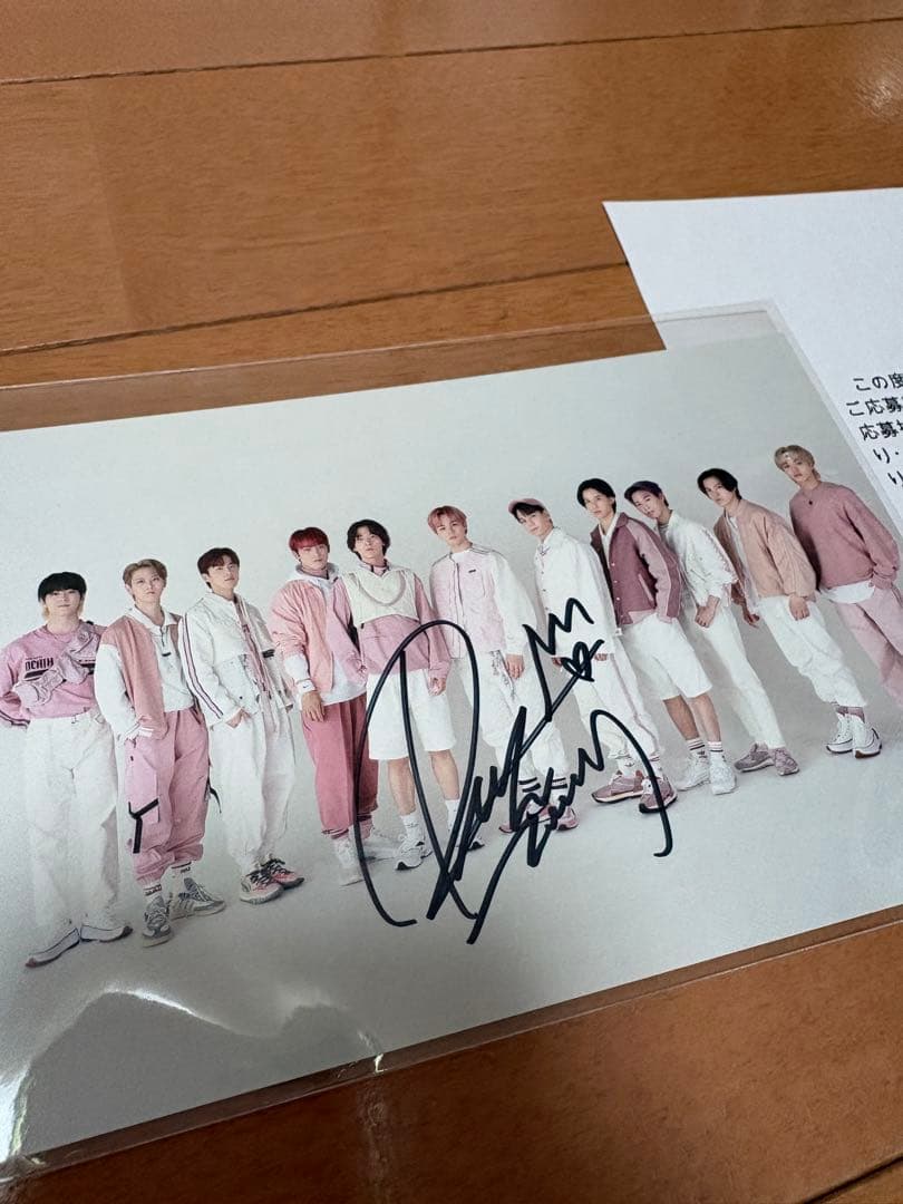 白岩瑠姫 サイン入り写真 - メルカリ