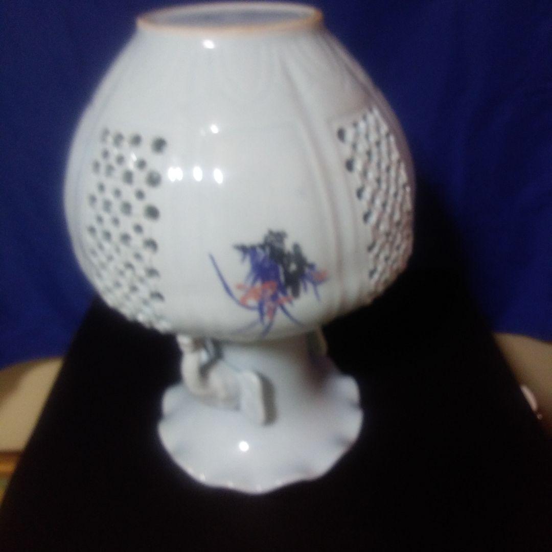 中国、透かし彫り像耳付き花瓶 - メルカリ