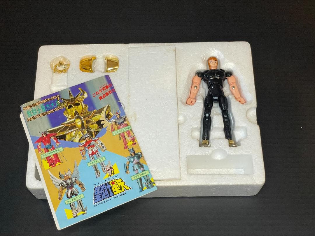 聖闘士星矢　黄金聖闘士　レオクロス バンダイ フィギュア