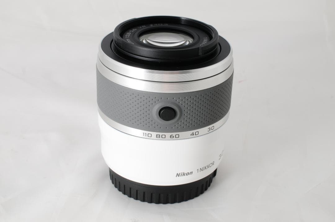 【超望遠レンズ】1 NIKKOR VR 30-110mm F3.8-5.6 白
