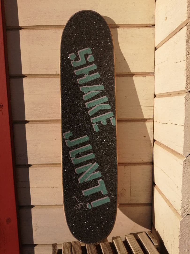 美品のTOY MACHINE　75cm✕18.7cm たぶん未使用だと思います