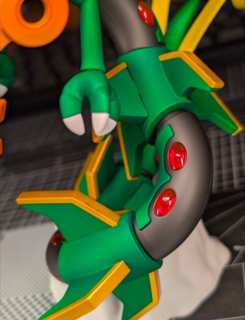 メガレックウザ　全塗装　完成品　ポケプラ　マッドキャンディ仕上げ