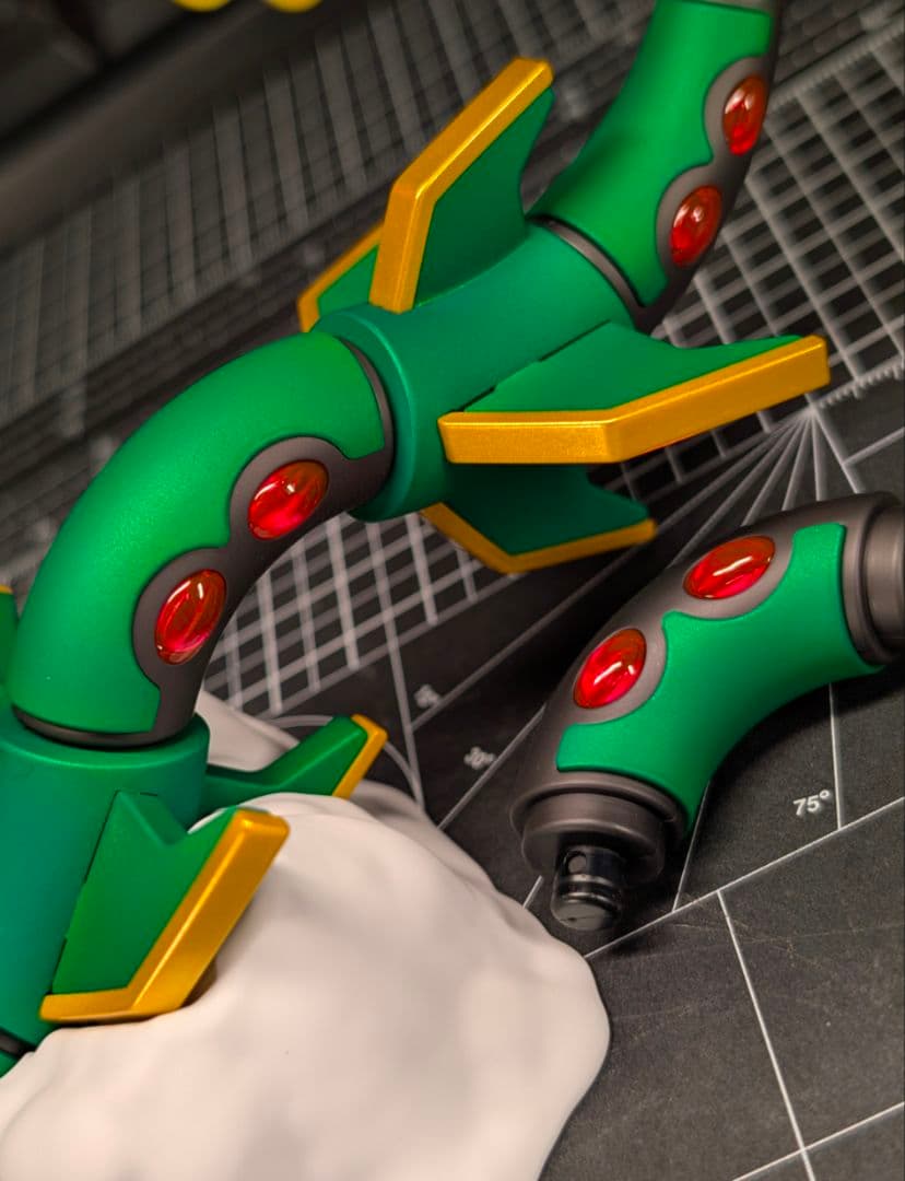 メガレックウザ　全塗装　完成品　ポケプラ　マッドキャンディ仕上げ