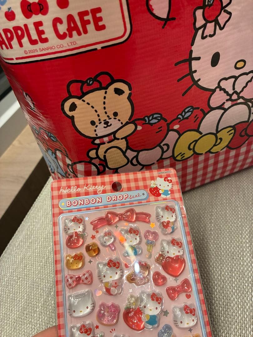 新作 正規品 ボンボンドロップシール サンリオ コンプリート8点 ➕バッグ付
