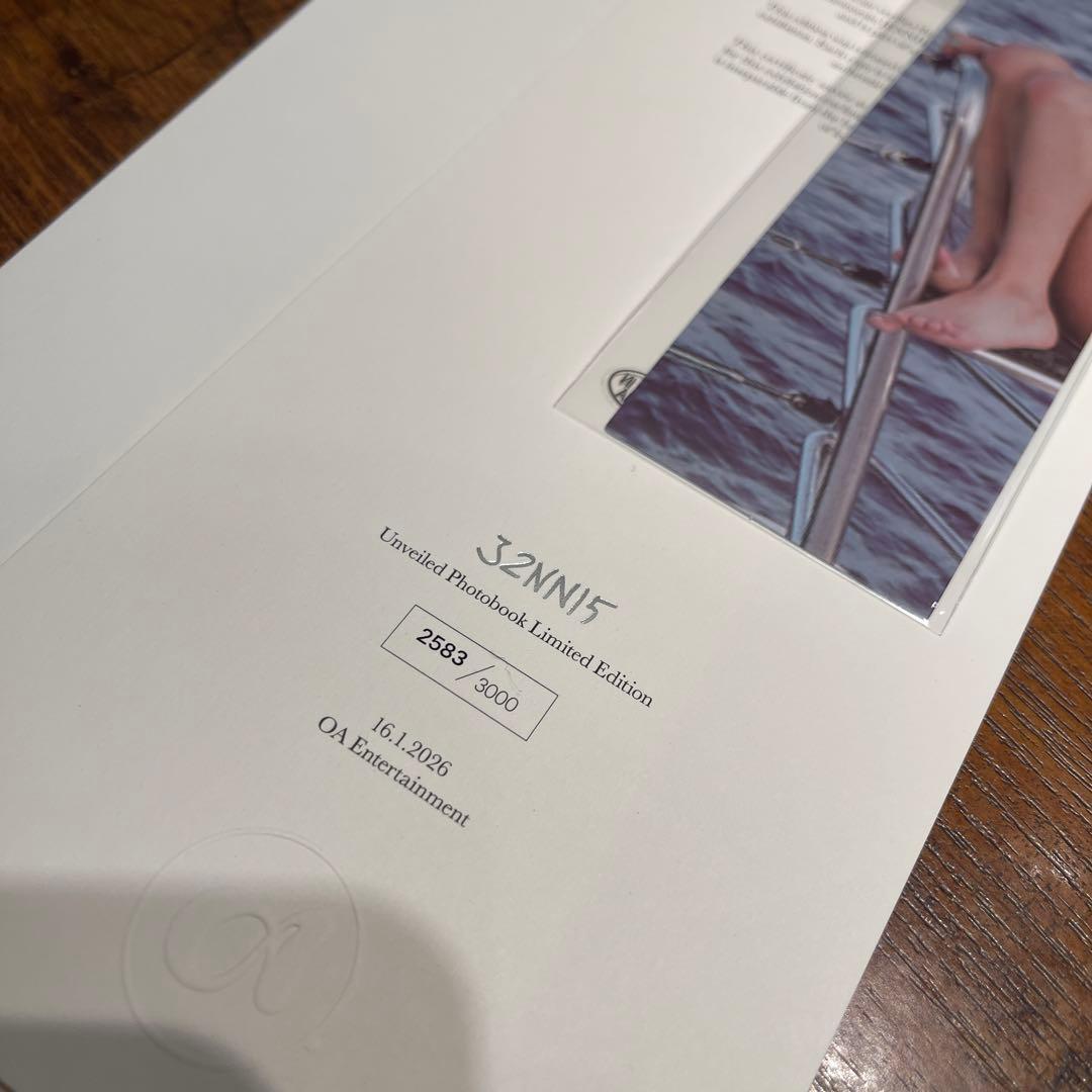 JENNIE J2NNI5 POP UP ジェニ 特典付 写真集 - メルカリ