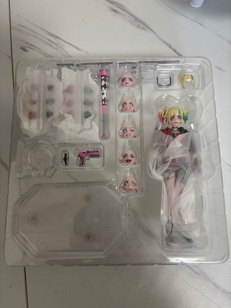 ハーレイ・クイーン　異世界スーサイド・スクワッドVer.フィギュア