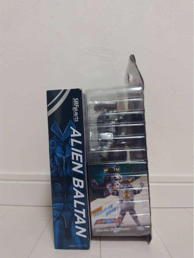 SHフィギュアーツ バルタン星人、特空機1号セブンガー フィギュアセット
