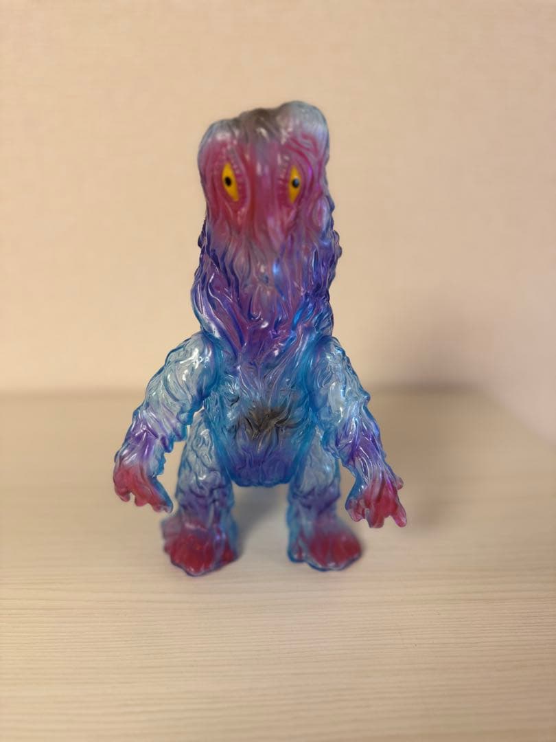 ブルマァク ヘドラ オーロラカラー 怪獣 ソフビ ブルマァクから新たな「ヘドラ」となる「オーロラカラー」が登場