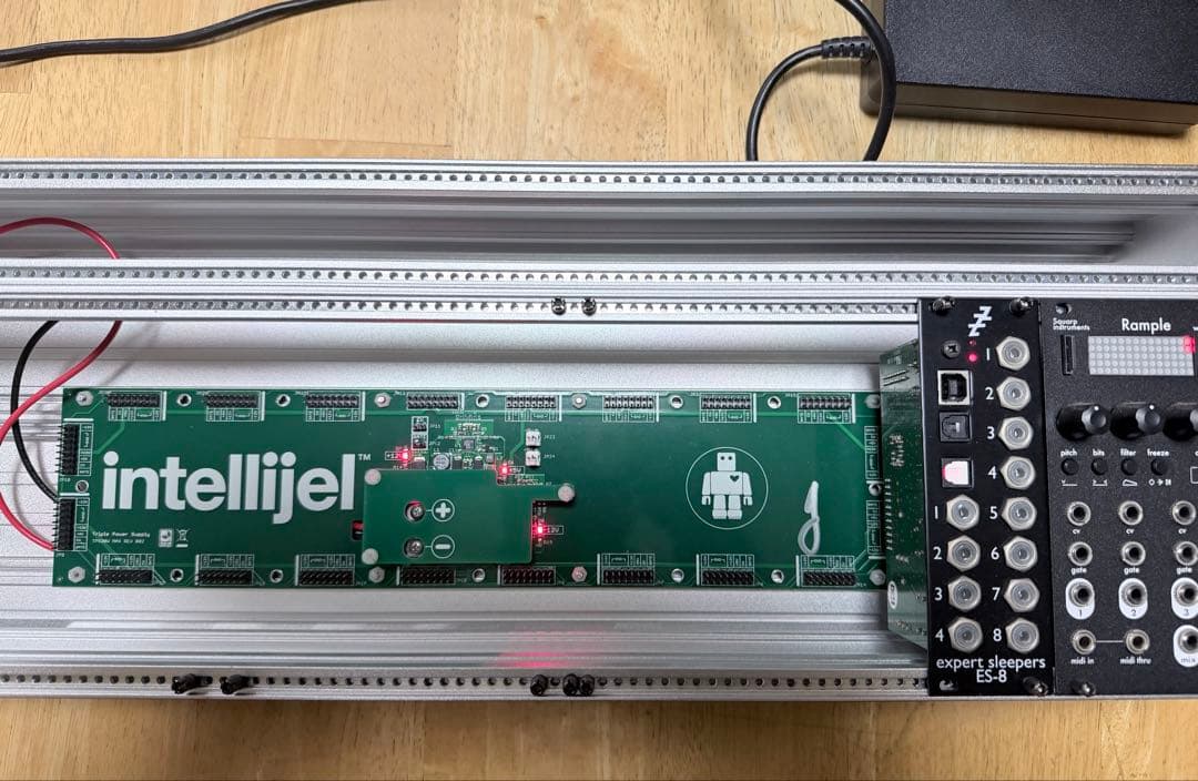 い*こ様 Intellijel 104HPケースジャンクモジュラーシンセサイザー Intellijel Designs 7U Performance Case (104HP)— Clockface Modular