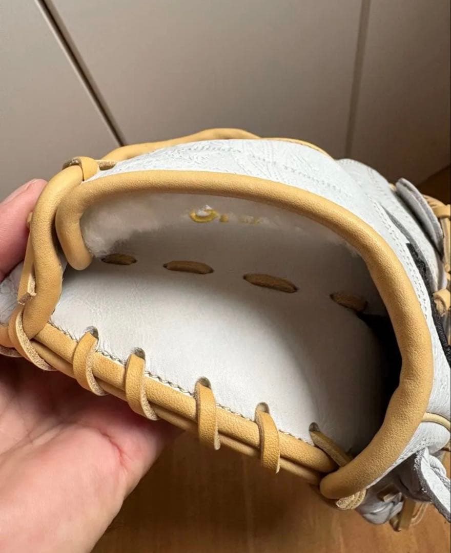 レア《アールグレイス》硬式グローブ 受注限定