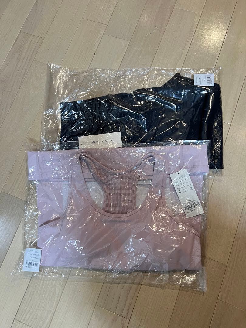 【新品未開封】LAVA SAKALA ベーシックレギンス、ベーシックタンクトップ SUKALA】ベーシックバックフレアタンクトップ(S・Lサイズ ブラック