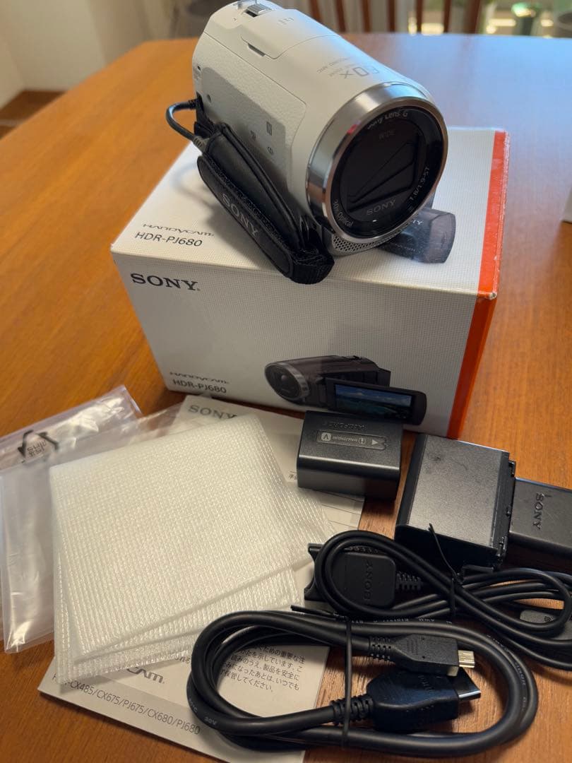 SONY HDR-PJ680 ビデオカメラ　プロジェクター付 HDR-PJ680 | デジタルビデオカメラ Handycam ハンディカム | ソニー