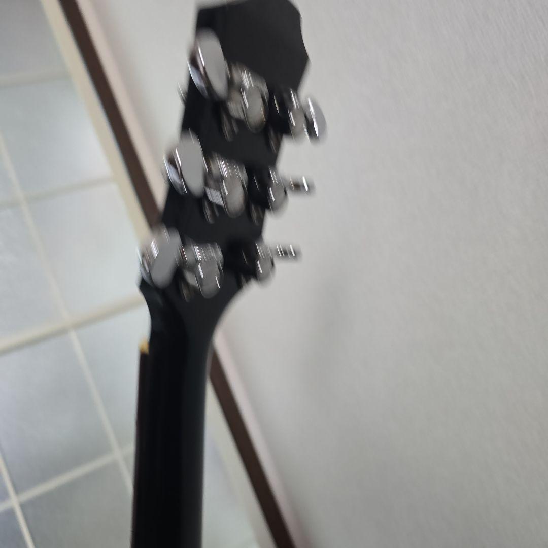 エレキギター、ゼマィティス、レプリカです。