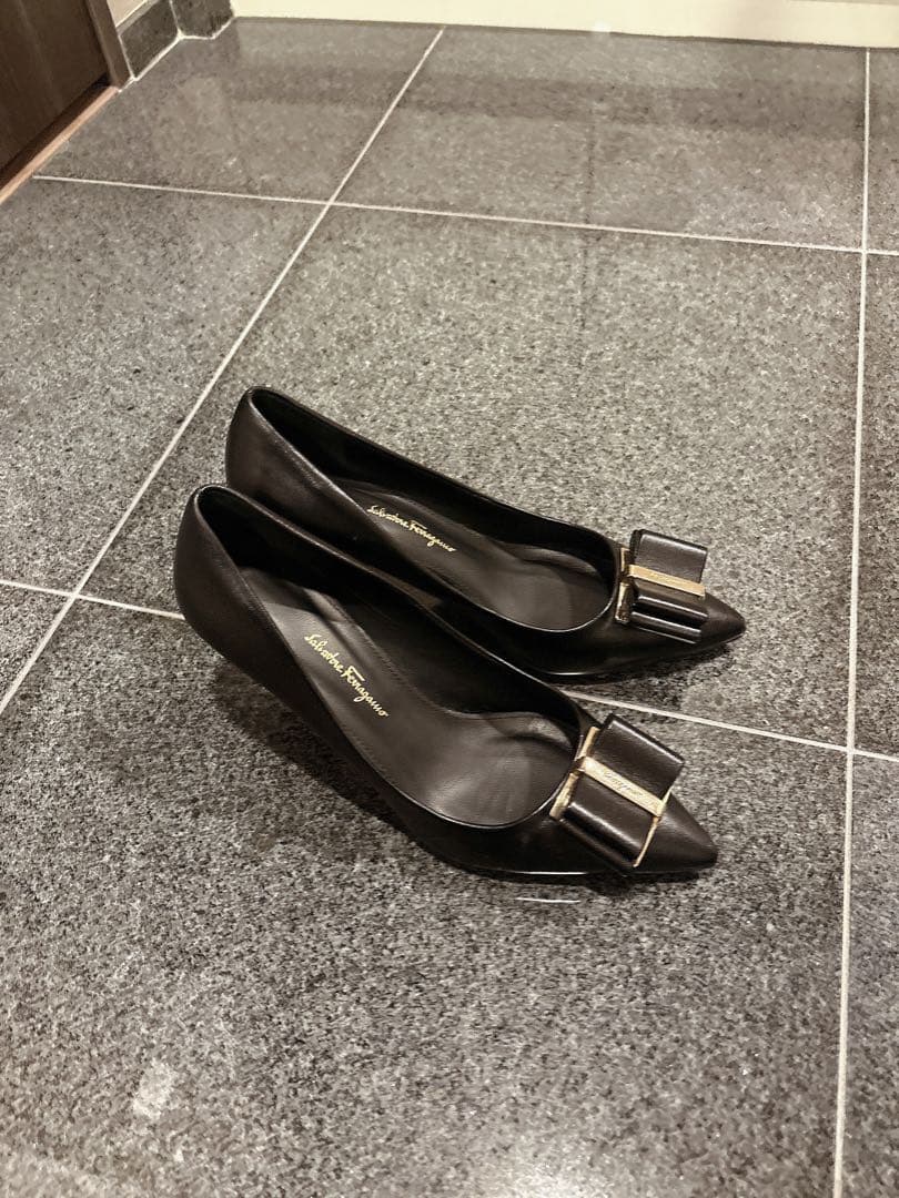 フェラガモ　パンプス ウィメンズ パンプス：ハイヒール、ミディ、キトンヒール｜フェラガモ