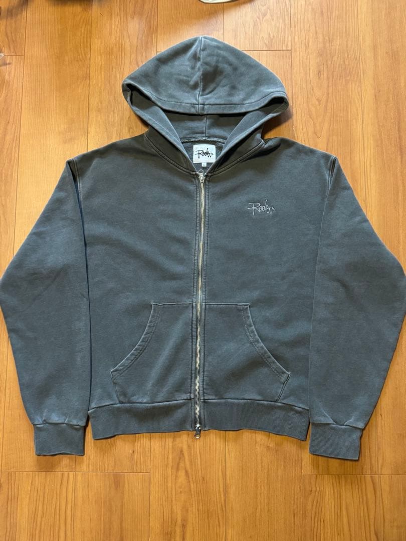 らっだぁのおみせ ロゴジップフーディ L 15周年記念缶バッチ