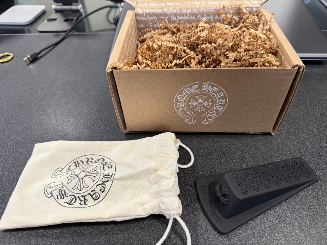 クロムハーツ　2024ノベルティ　ドアストッパー CHROME HEARTS｜クロムハーツ ノベルティ ラバー ドアストッパー