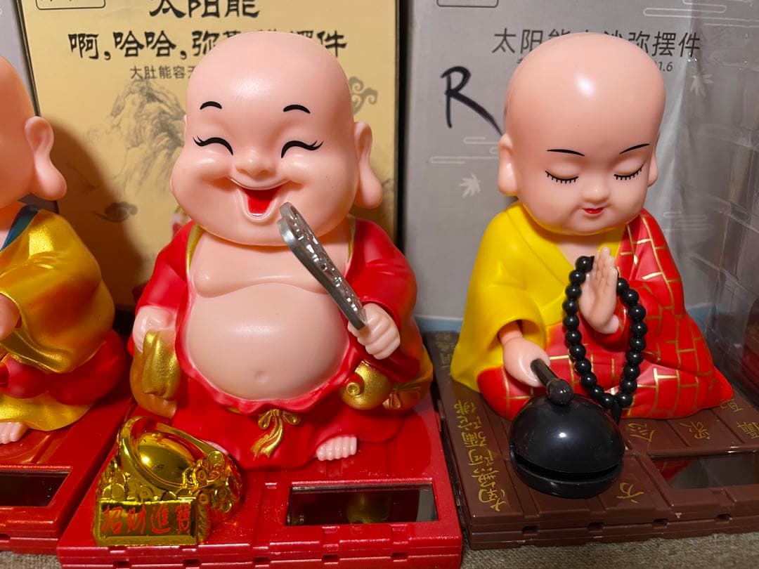 お坊さん　布袋様　ゆらゆらソーラーフィギュア　4種16体　かわいい