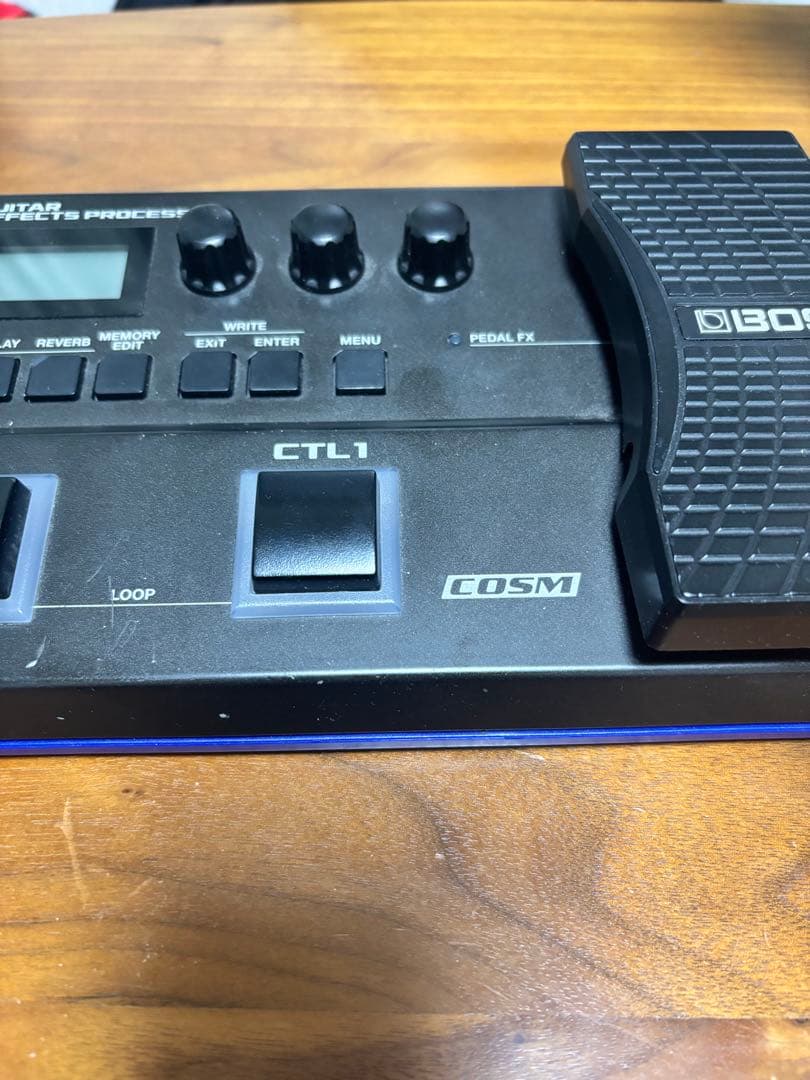 【訳あり】BOSS GT-1 電池駆動不可・アダプターなし