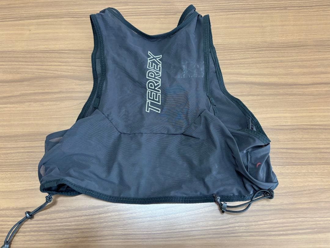 アディダス テレックス 5L AEROREADY トレイルランニングベスト - メルカリ