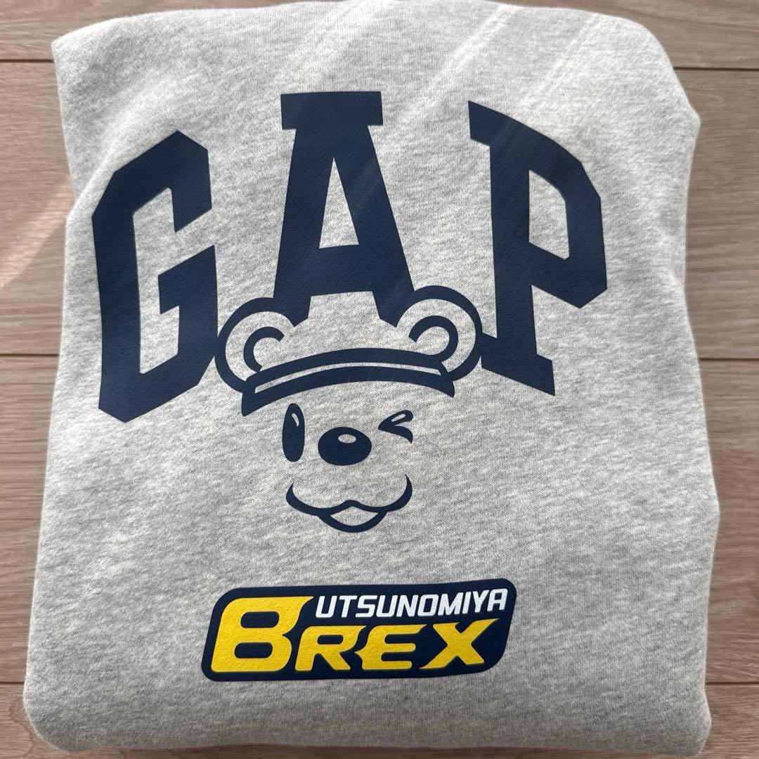 宇都宮BREX GAPコラボパーカーM ブレッキー ステッカー付 - メルカリ
