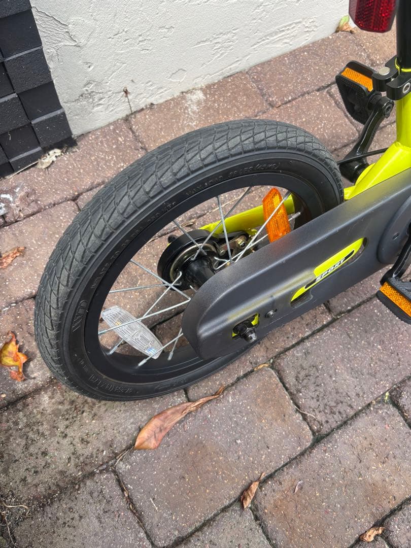 STRIDER（ストライダー）14x イエロー　本体・付属品・スタンド付元箱あり