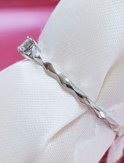新入荷 未使用品 pt950 天然ダイヤモンド 0.08ct リング