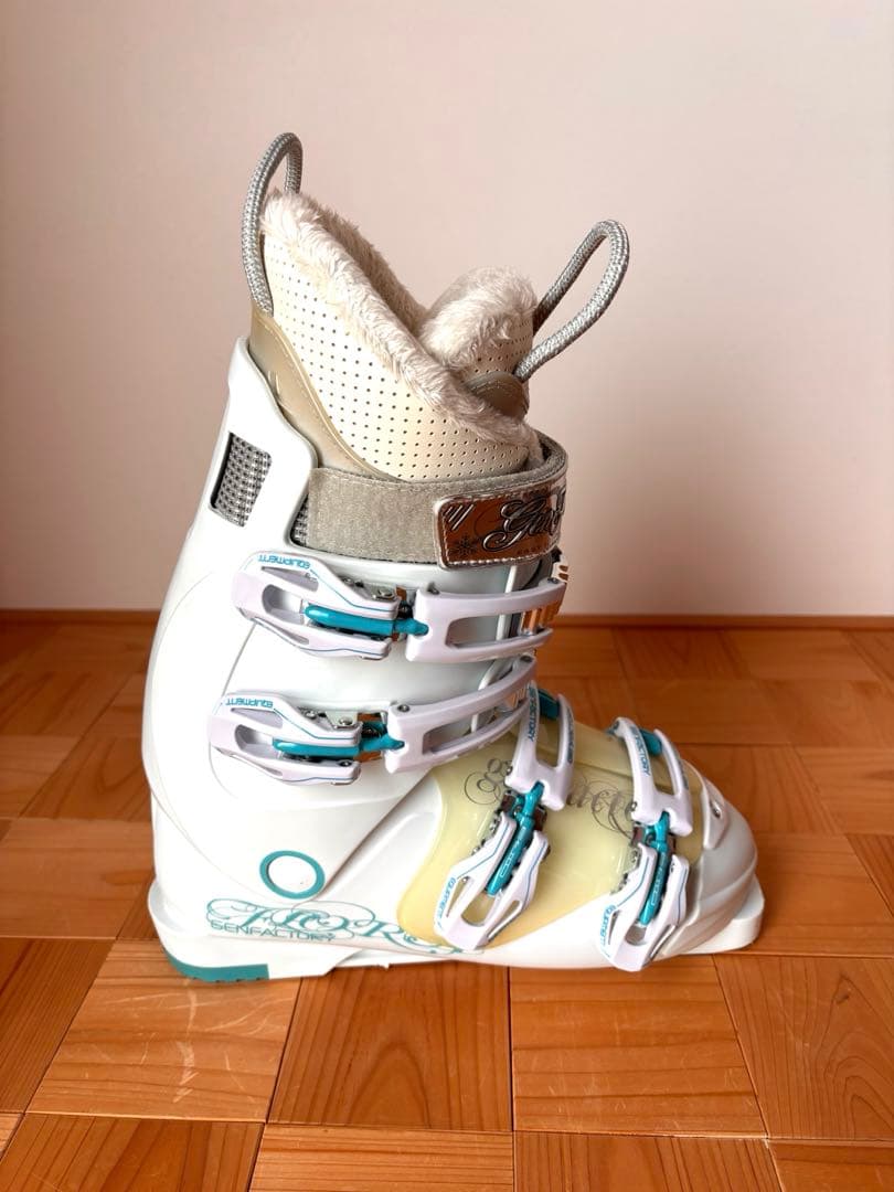 GENFACTORYスキー ブーツ(女性用) 25~25.5cm ホワイト