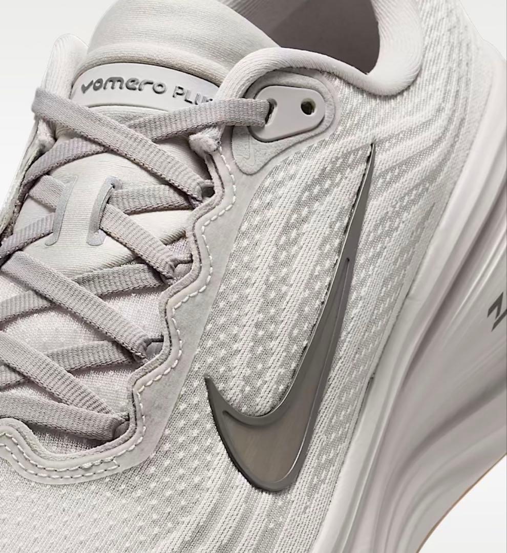 新品未使用　ナイキ ボメロ プラス　29.5cm