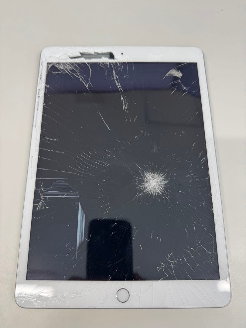 iPad第8世代 Wi-Fi 32GB シルバー　ジャンク品 016 iPad 第8世代 A2270 Wi-Fi シルバー 32GB 美品 ジャンク品 - メルカリ