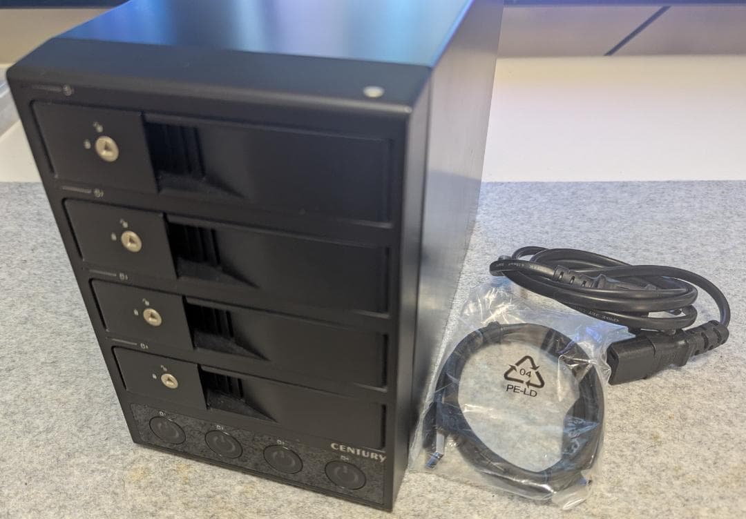 【ジャンク扱い】裸族のカプセルホテル CRCH35U3IS センチュリー Yahoo!オークション -「裸族のカプセルホテル」(コンピュータ) の落札