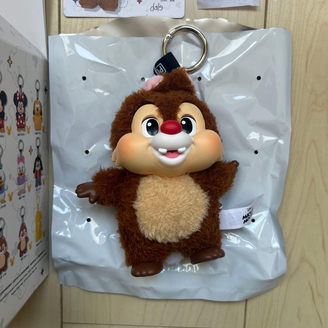 POPMARTディズニーぬいぐるみキーチェーンアソート デール - メルカリ