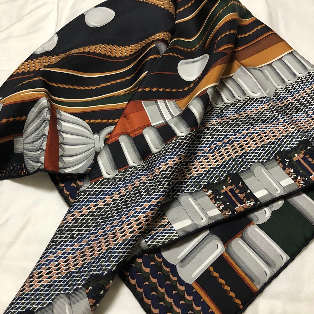 2025AW 新作 HERMES カレ90 《銀細工の花》