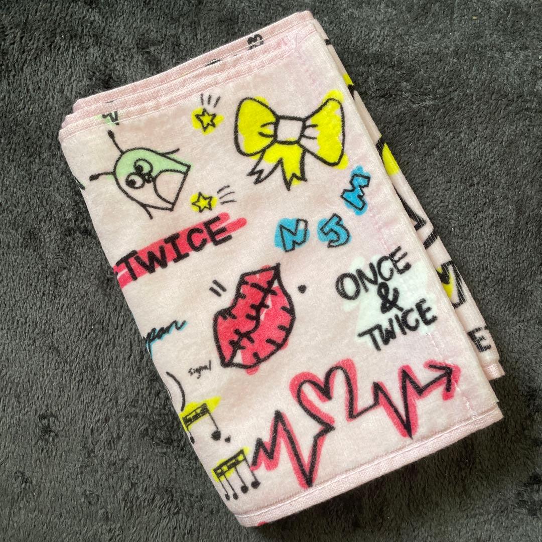 twice マフラータオル - メルカリ