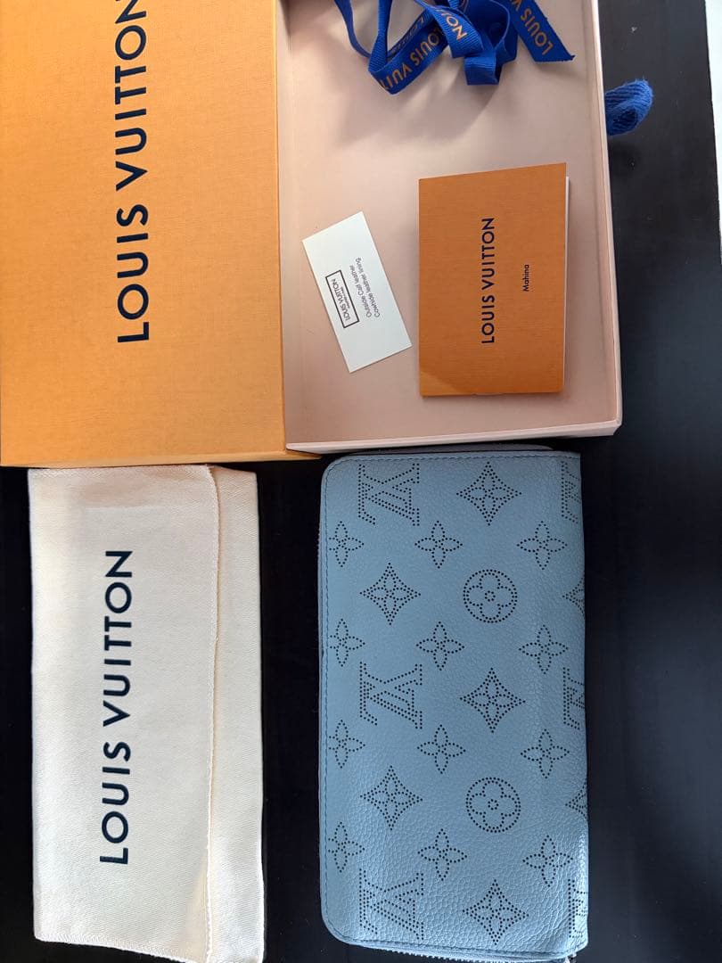 LOUIS VUITTON 長財布 ライトブルー LOUIS VUITTON（ルイ・ヴィトン） 並行輸入 長財布(ラウンドファスナー