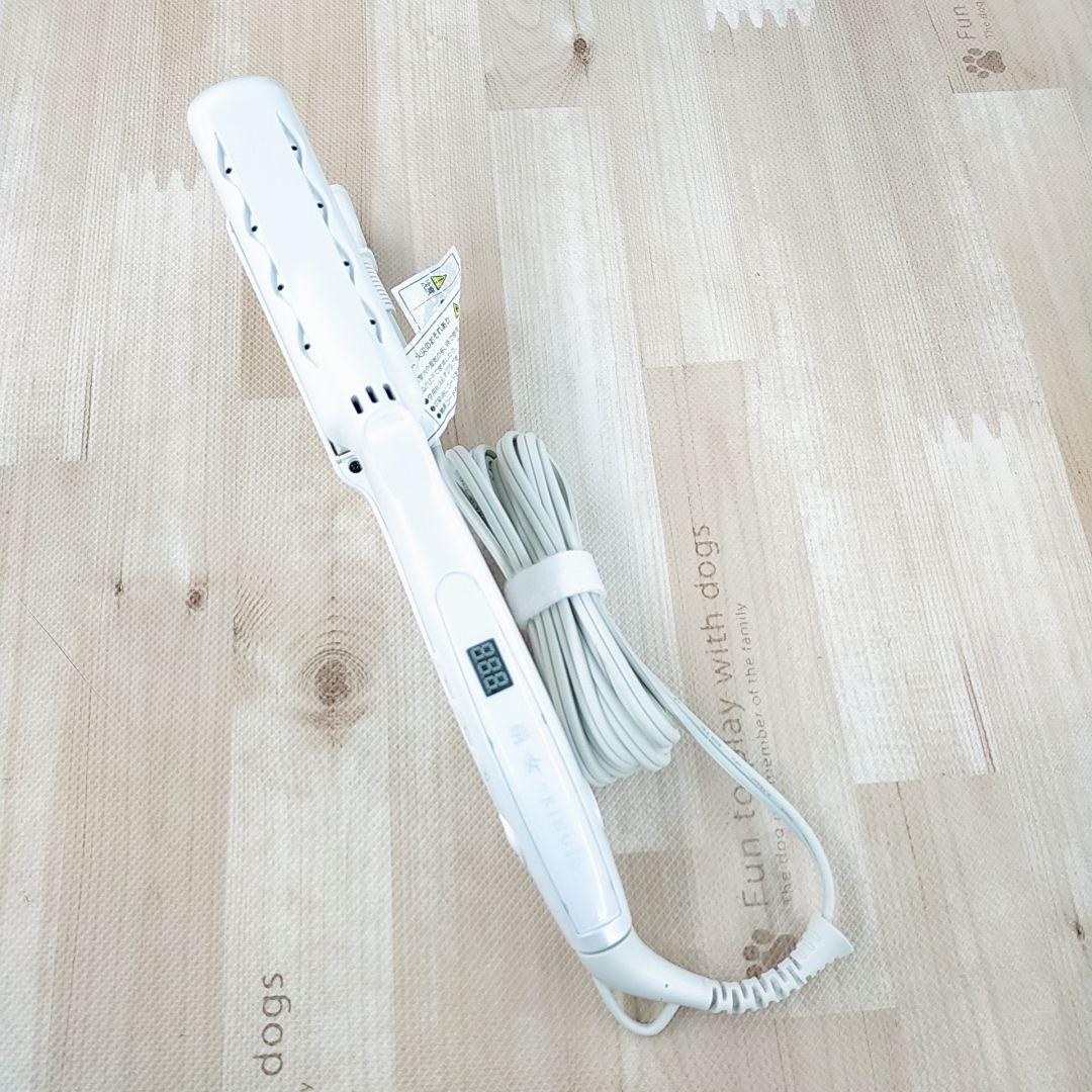 ほぼ未使用○KINUJO 絹女 ストレート アイロン ホワイト KINUJO ストレートヘアアイロン ホワイト【国内製造 絹女 日本製 取扱