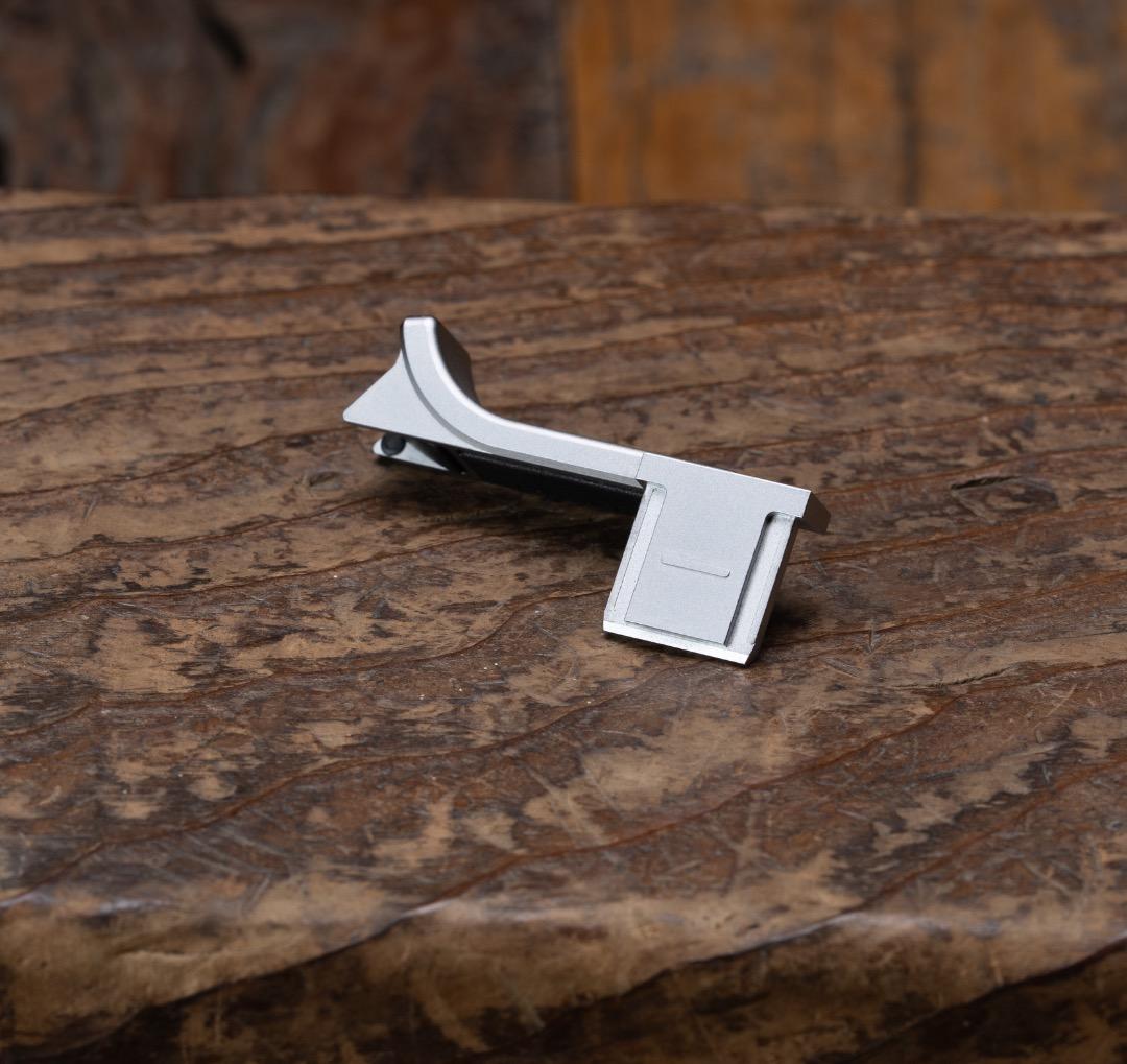 美品 純正品 Leica (ライカ) M11/M10用 サムレスト シルバー 新品)Leica (ライカ) M10用 サムレスト シルバー（商品ID