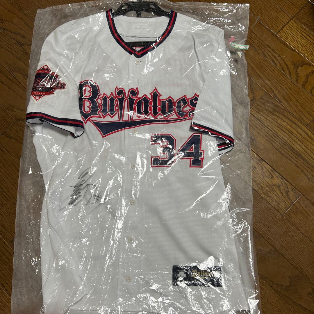 Buffaloesオーセンティックユニフォーム 2019サード 吉田正尚 - メルカリ