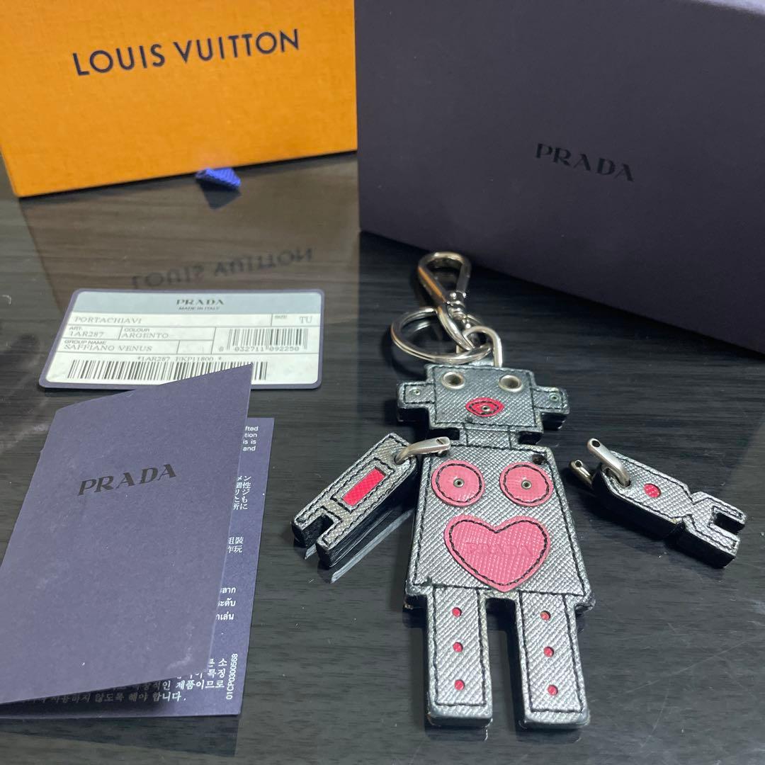 プラダ ロボットキーホルダー - メルカリ