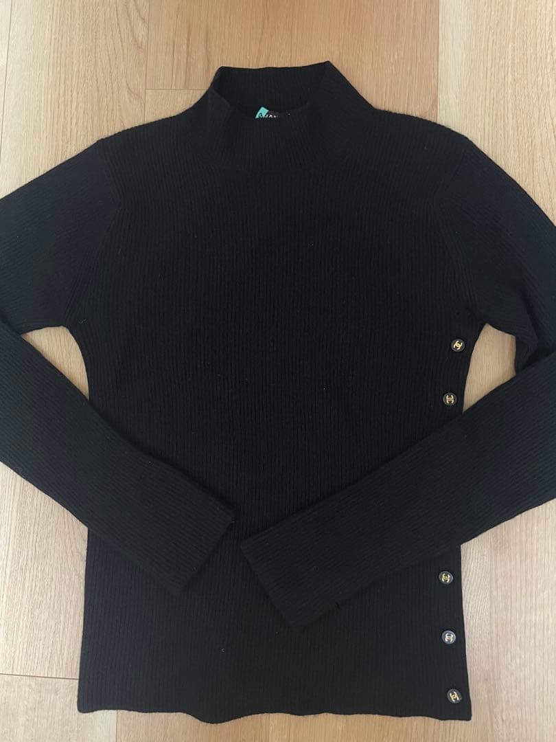CHANEL黒ブラック★ココマークボタン　リブハイネックセーター　カシミア CHANEL（シャネル） #wpc ニット・セーター 38 黒 ココマーク ビーズ
