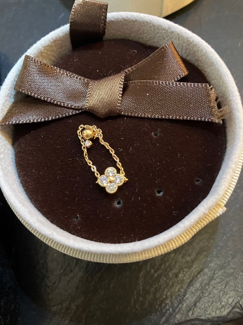 オレフィーチェ　ピコ・クローバー ダイヤ　K18 チェーンリング 0.23ct