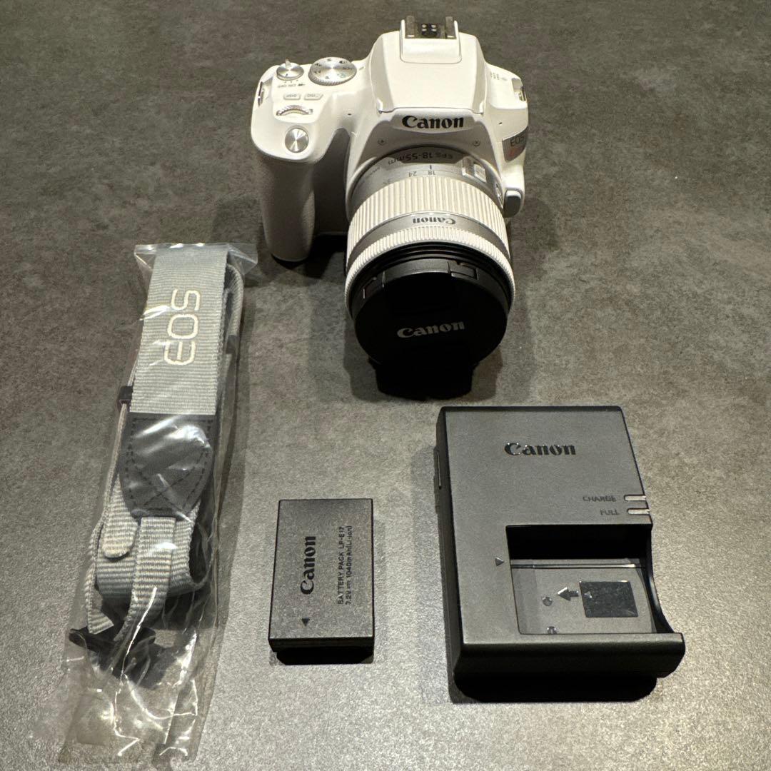 ◆希少!!ホワイトボディー◆Canon EOS Kiss X10 一眼レフだけど軽い！瞳AFを搭載した小型ボディの「キヤノン EOS Kiss