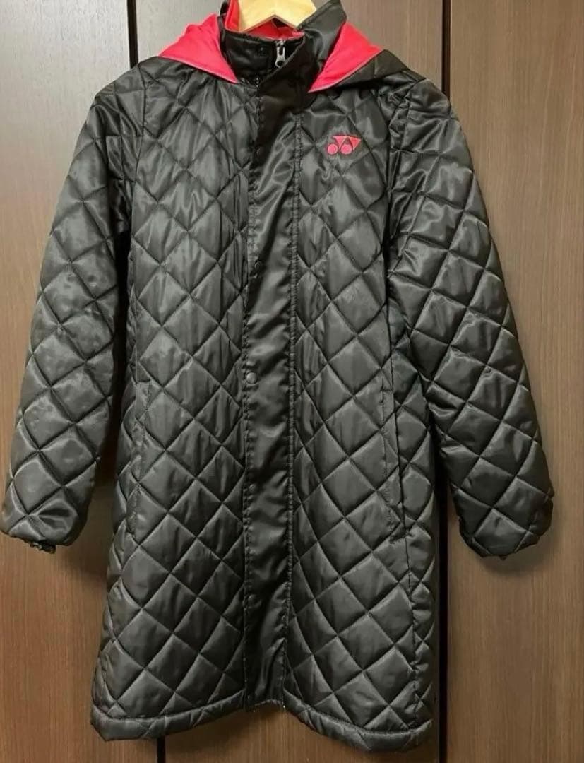 美品　YONEX ベンチコート 黒/ピンクキルティング　S ヨネックス YONEX（ヨネックス） ベンチコート メンズ YONEX 90073 ブラック 黒