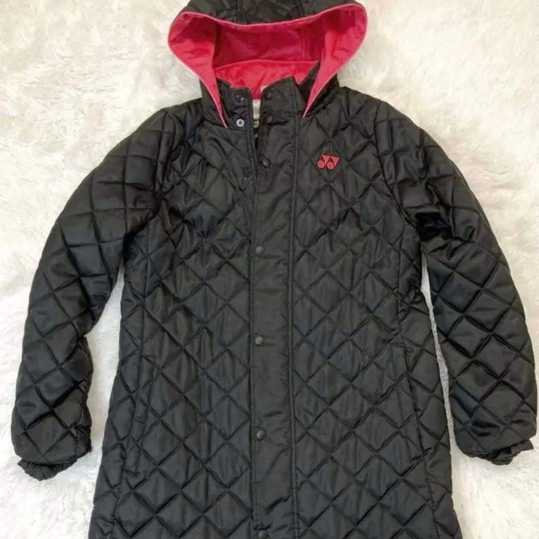 美品 YONEX ベンチコート 黒/ピンクキルティング S ヨネックス-通販