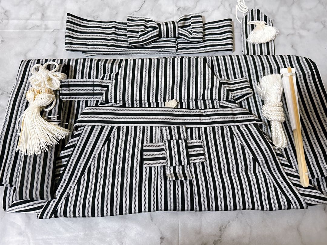 簡単袴セット♡七五三 5歳 男の子 セット 一式 黄土色 兜 縦縞袴