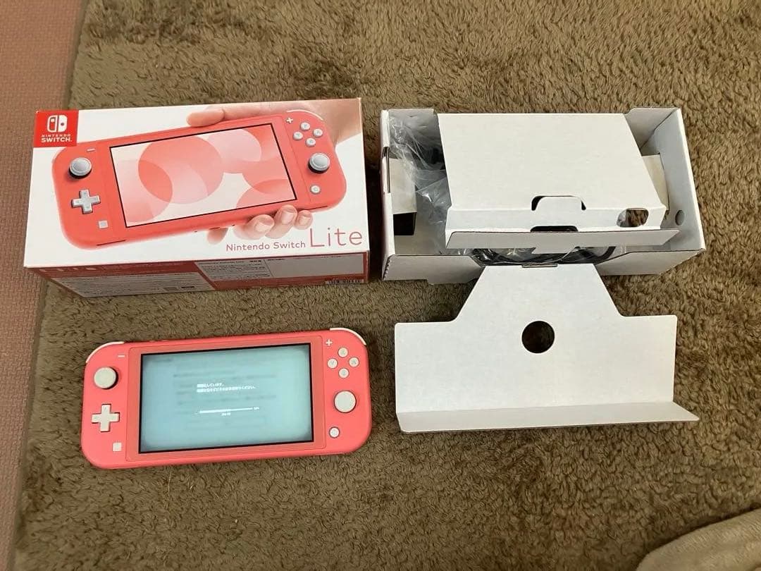 Nintendo Switch Lite ピンク 本体 コーラル 充電器付き Nintendo Switch Lite コーラルピンク 本体 充電器付き