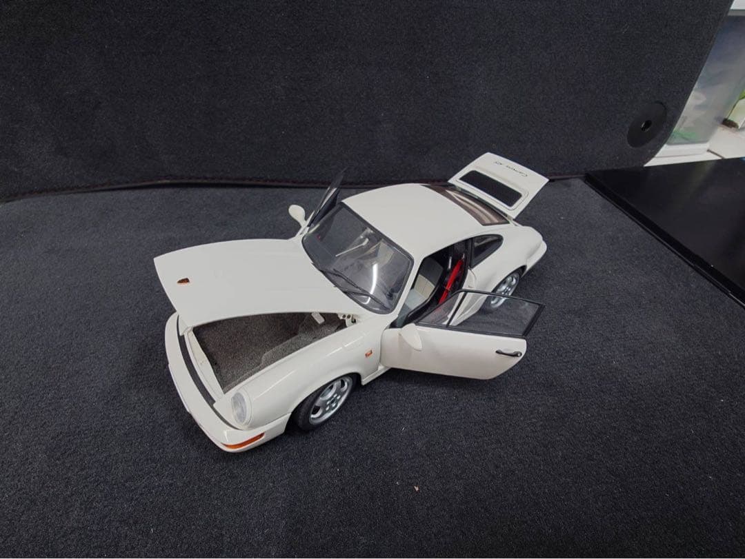 オートアート1/18ミニカー ポルシェ911(964) カレラRS ホワイト